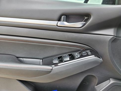 Used 2023 Nissan Altima 2.5 SR w/ SR Premium Package FWD image 27