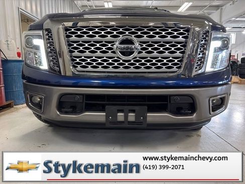 Used 2017 Nissan Titan Platinum Reserve image 34
