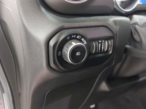 Used 2021 Jeep Wrangler Unlimited Sport image 31