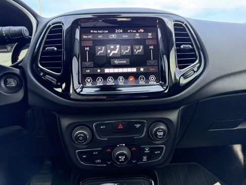 Used 2019 Jeep Compass Limited image 22