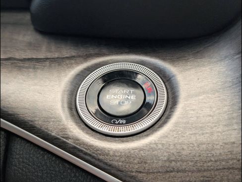 Used 2024 Jeep Grand Cherokee Limited RWD image 17