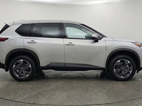 Used 2025 Nissan Rogue SV AWD/4WD image 11