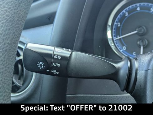 Used 2018 Toyota Corolla LE FWD image 26