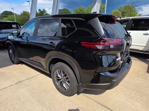 New 2026 Nissan Rogue S image 5