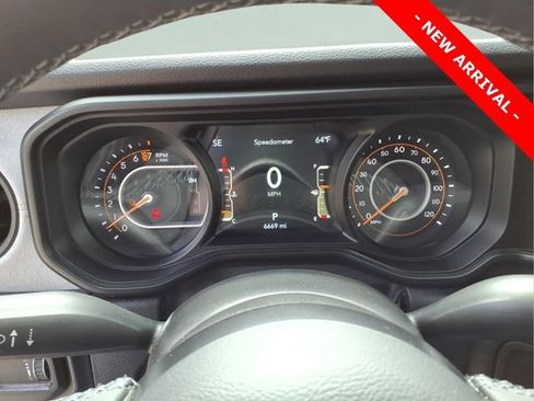 Used 2025 Jeep Gladiator Sport AWD/4WD image 17