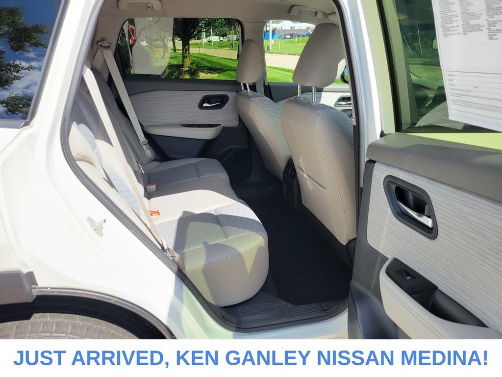 Certified 2023 Nissan Rogue SV AWD/4WD image 18