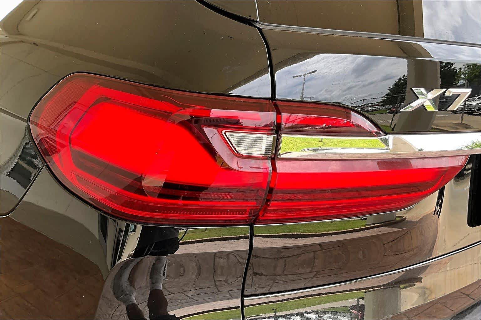 Used 2021 BMW X7 xDrive40i w/ Parking Assistance Package AWD/4WD image 27
