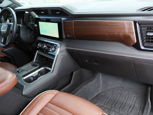 Used 2025 GMC Sierra 2500 Denali Ultimate image 34