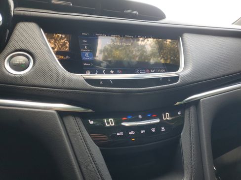 Used 2023 Cadillac XT6 Luxury image 26