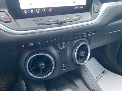 Used 2025 Chevrolet Blazer LT w/ Sound & Technology Package image 12