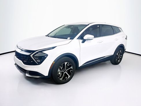 Used 2025 Kia Sportage EX FWD image 3