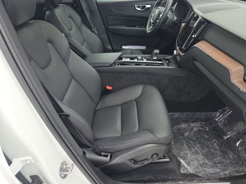 Used 2023 Volvo XC60 B5 Plus w/ Climate Package image 20
