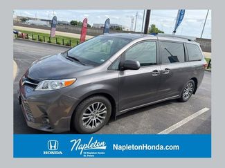 Used 2019 Toyota Sienna XLE w/ XLE Navigation Package FWD video 1