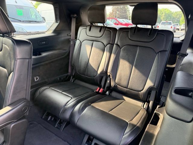 Used 2025 Jeep Grand Cherokee L Limited w/ Luxury Tech Group II AWD/4WD image 25