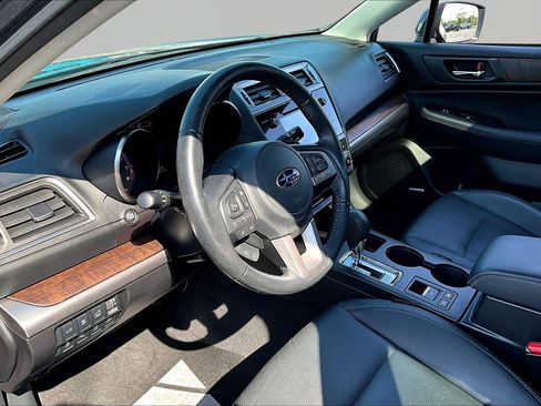 Used 2017 Subaru Outback 2.5i Limited image 17