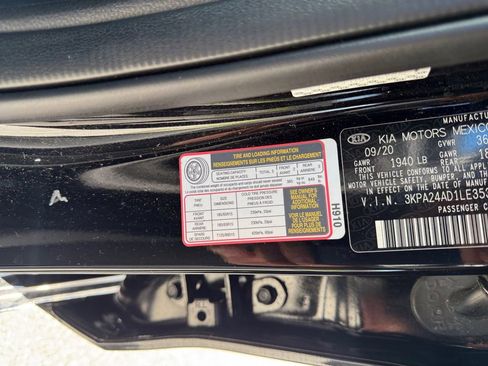 Used 2020 Kia Rio LX image 38