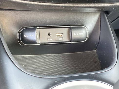 Used 2018 Kia Soul + FWD image 13