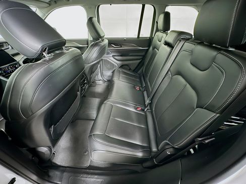 Used 2023 Jeep Grand Cherokee 4WD 4xe w/ Luxury Tech Group II image 28