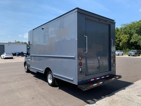 Used 2021 Ford Transit 350 DRW RWD image 5