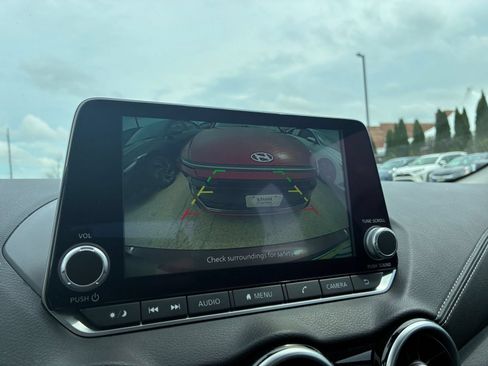 Used 2025 Nissan Sentra SV FWD image 22
