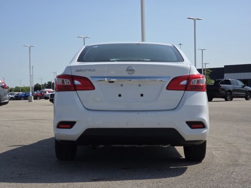 Used 2018 Nissan Sentra S FWD image 15