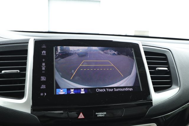 Used 2018 Honda Pilot Touring image 9