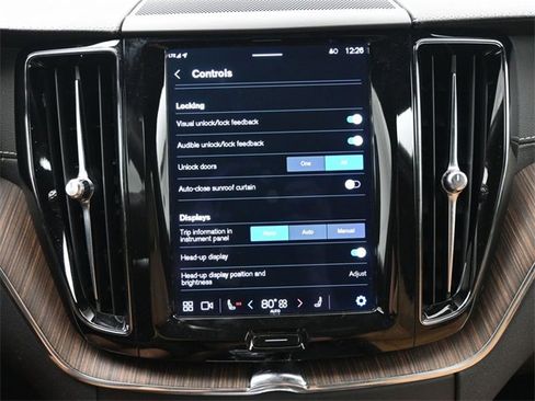 Used 2022 Volvo XC60 B6 Inscription w/ Advanced Package image 18