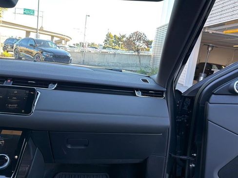 Used 2023 Land Rover Range Rover Evoque R-Dynamic SE image 11