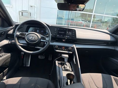 Used 2025 Hyundai Elantra Sport FWD image 5
