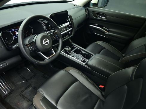 Used 2024 Nissan Pathfinder SL image 19