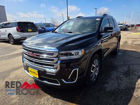 Used 2023 GMC Acadia SLT w/ Technology Package AWD/4WD image 2
