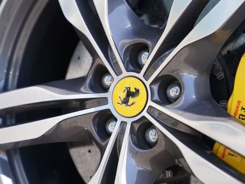 Used 2019 Ferrari Portofino RWD image 20