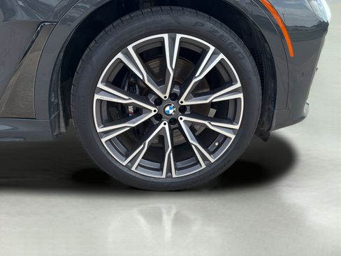 Used 2021 BMW X7 M50i AWD/4WD image 9