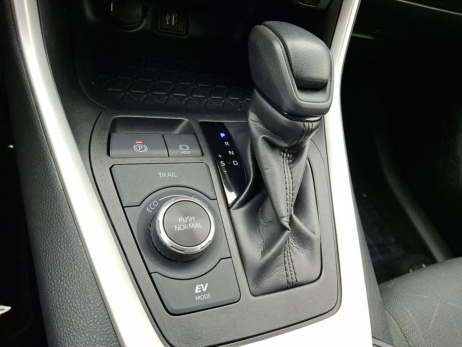 Certified 2025 Toyota RAV4 XLE AWD/4WD image 16