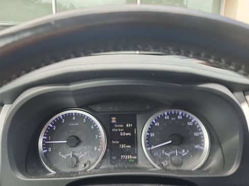 Used 2019 Toyota Highlander Plus AWD/4WD image 20