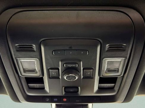 Used 2021 Chevrolet Tahoe Premier w/ Premium Package image 26