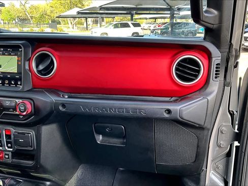 Used 2020 Jeep Wrangler Rubicon AWD/4WD image 32