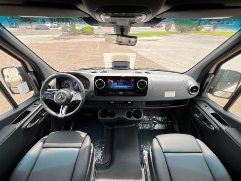 New 2026 Mercedes-Benz Sprinter 2500 image 9