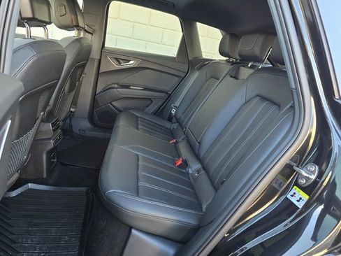 Used 2024 Audi Q4 e-tron Premium Plus image 38
