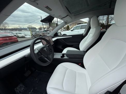 Used 2023 Tesla Model Y Long Range image 8