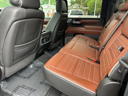 Used 2024 GMC Sierra 2500 Denali Ultimate image 14