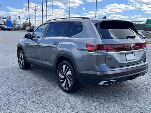 Certified 2025 Volkswagen Atlas SE image 5
