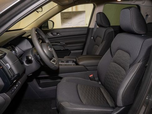 New 2025 Nissan Pathfinder SV image 14