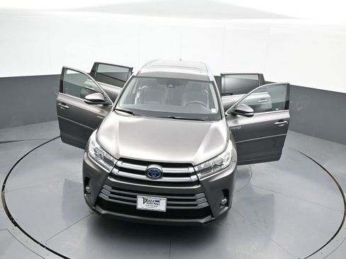 Used 2018 Toyota Highlander Limited w/ Protection Package #3 image 48