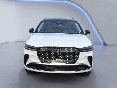 New 2026 Lincoln Nautilus Reserve image 9