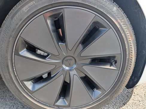 Used 2024 Tesla Model 3 Long Range AWD/4WD image 9