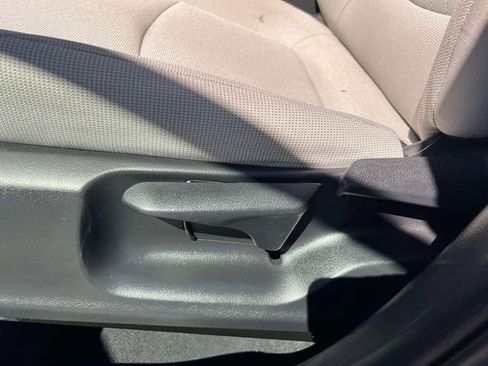 Used 2023 Toyota Corolla Cross L image 20