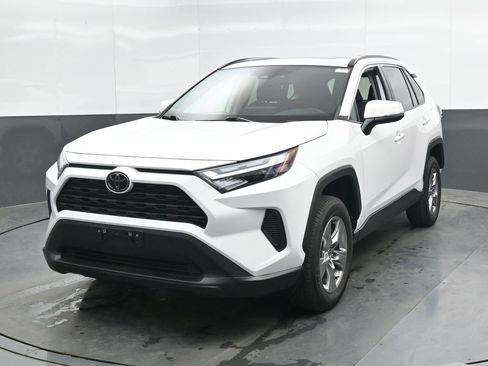 Used 2023 Toyota RAV4 XLE w/ Convenience Package AWD/4WD image 6