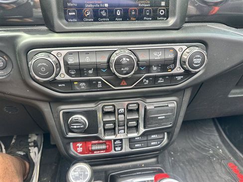 Used 2023 Jeep Wrangler Unlimited Rubicon 392 AWD/4WD image 32