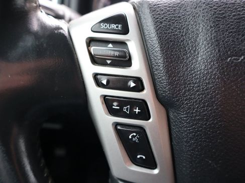 Used 2018 Nissan Titan SV w/ SV Convenience Package image 30